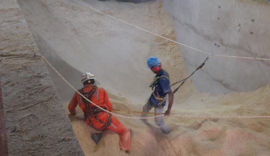 Trabalhador morre soterrado após cair em silo com 400 toneladas de soja, na Bahia