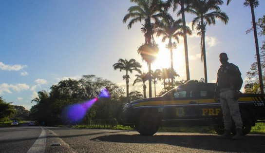 Polícia Rodoviária Federal recupera picape com restrição por roubo em Cipó, na Bahia