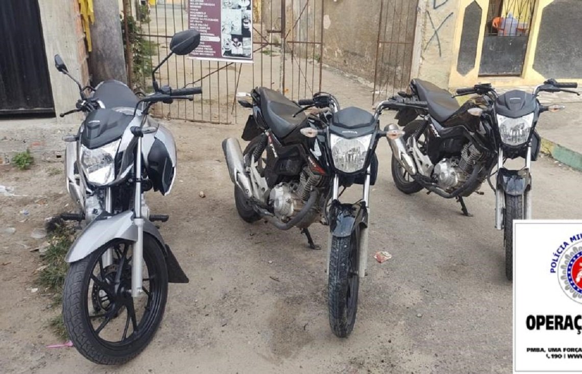 Policiais militares recuperam três motocicletas com restrição de roubo no bairro de São Cristóvão