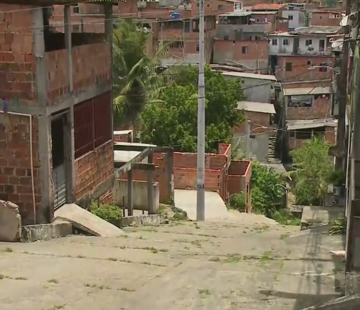 Rajadas de tiros aterrorizam moradores do Jardim Santa Inácio durante guerra entre facções; um homem morreu 