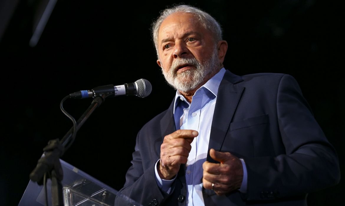 Lula diz que 8 de janeiro foi 'começo de golpe de Estado' e que inteligência não existiu