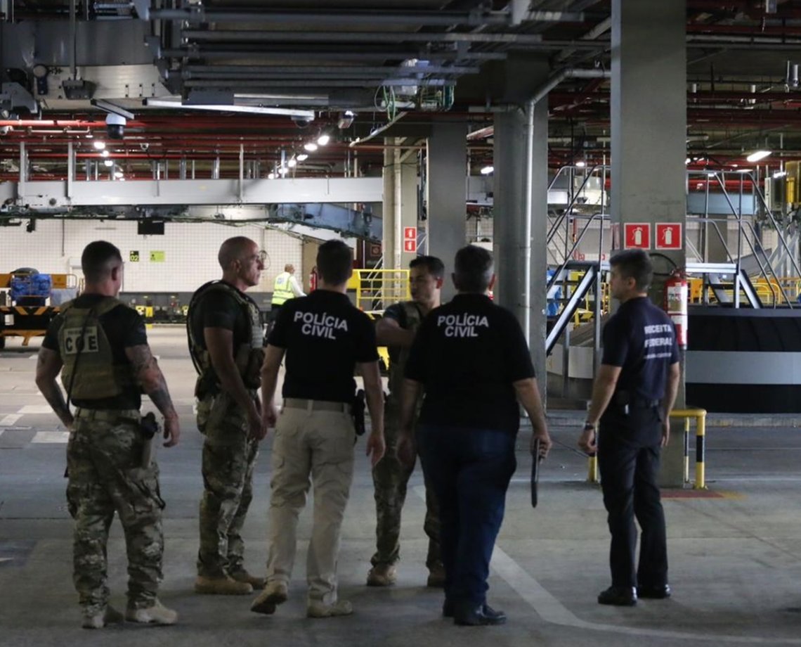 Em preparação para Carnaval, Polícia Federal reforça fiscalização no aeroporto de Salvador 