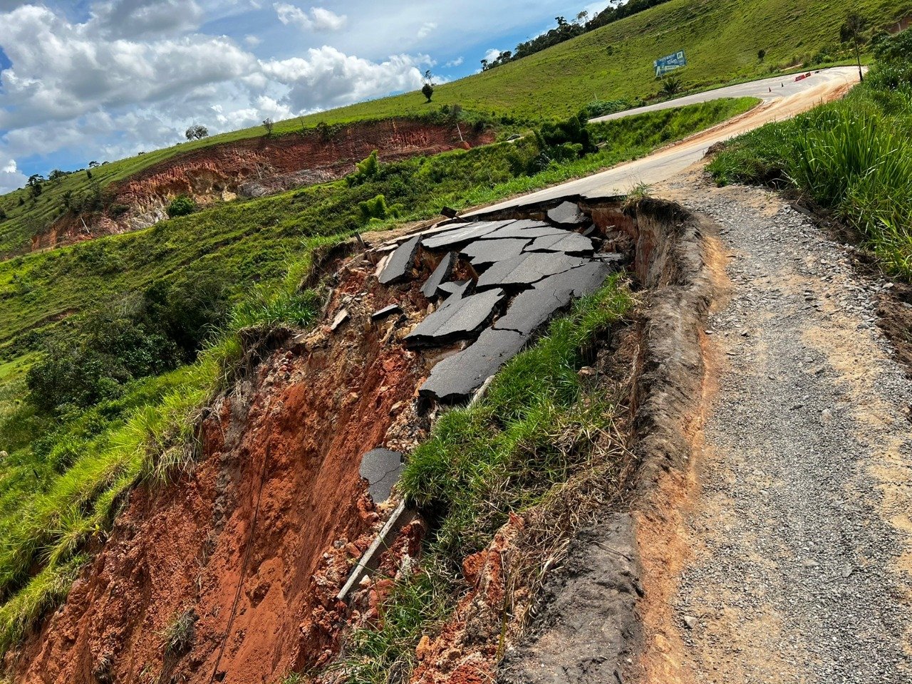 Da base, deputado cobra da União urgência por recuperação de trecho da BR-101 entre Itamaraju e Teixeira de Freitas