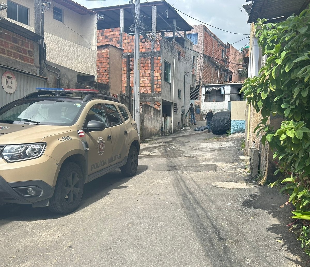 Homem é executado no bairro de Pernambués; testemunhas relatam "bonde armado" 