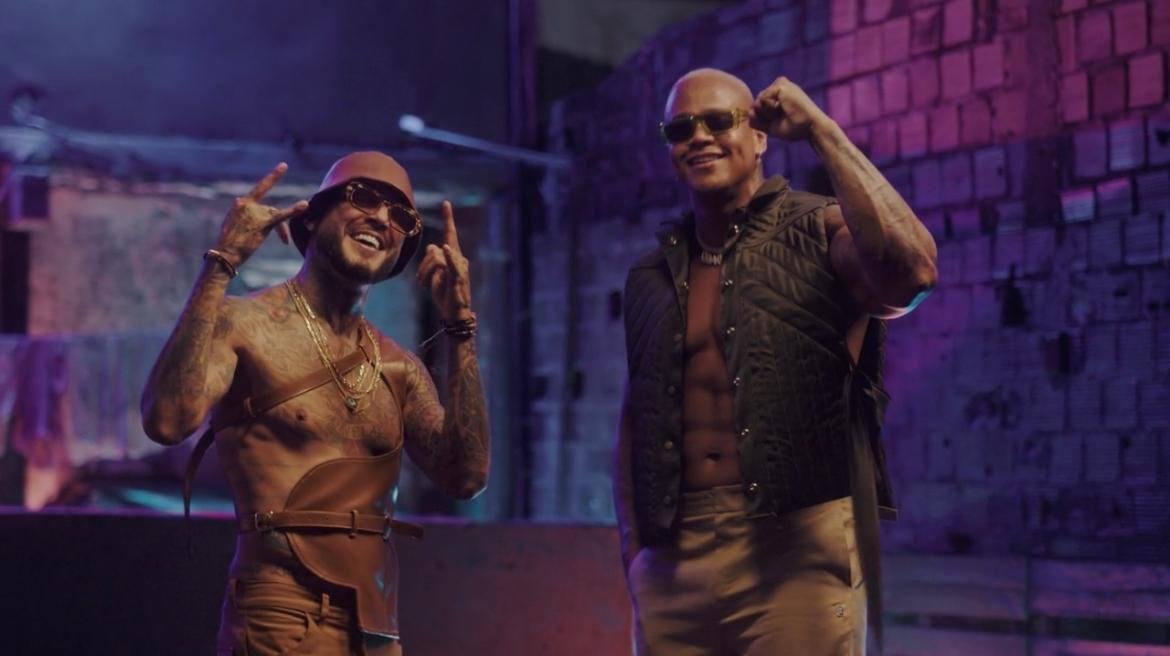 Léo Santana lança single “Favela Venceu” em parceria com Igor Kannário; confira o clipe