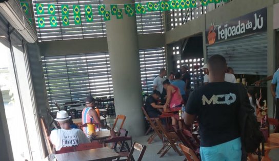 Homem dispara tiros contra dona de restaurante no Mercado São Miguel; "nos jogamos no chão"