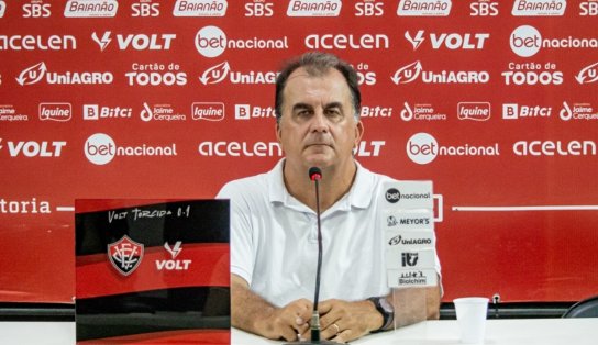 Em seca de vitórias, Fábio Mota protege treinador e comenta futuro do clube: "elenco em formação"