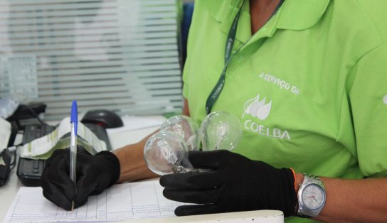 Troca de lâmpadas gratuita chega a Lauro de Freitas e Linha Verde nesta semana; veja a programação