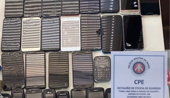 Quarenta celulares que seriam arremessados para presídio de Salvador são apreendidos  