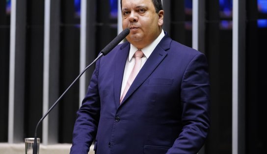 Exigências de Elmar travam ida do União Brasil para base governista na Câmara, diz jornal