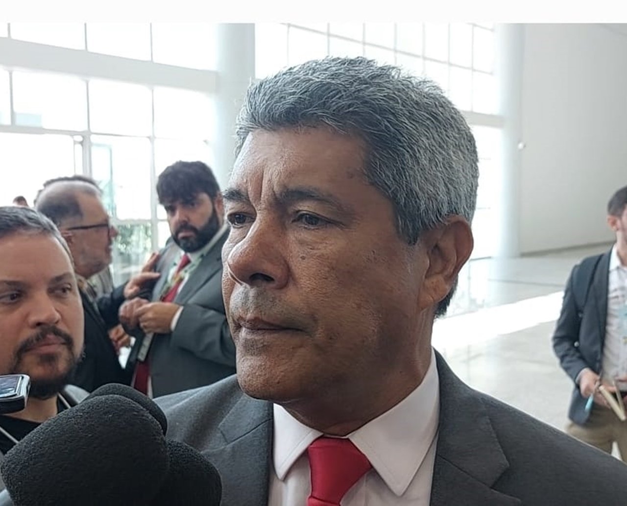 Em Brasília, Jerônimo se reúne com Lula, governadores e ministra dos Povos Indígenas