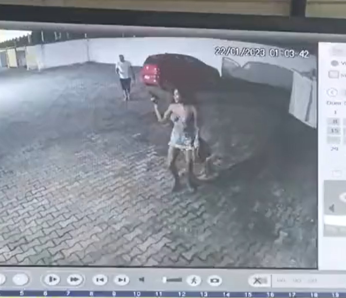 Travesti agride PM com "voadora" e rouba a sua arma durante discussão em estacionamento de motel; assista