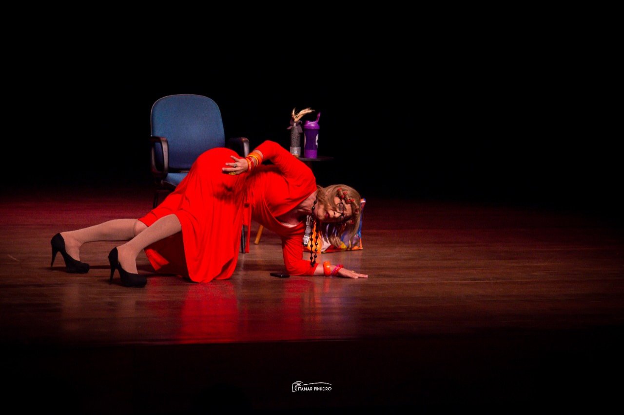 Espetáculo “Quem é você na fila do pão?” estreia no Teatro Sesi Rio Vermelho neste final de semana