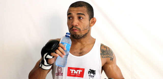 José Aldo está fora do UFC 189; McGregor vai enfrentar Mendes pelo cinturão interino