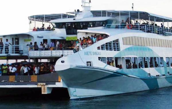 Ferry Boat opera com quatro embarcações e movimento é tranquilo