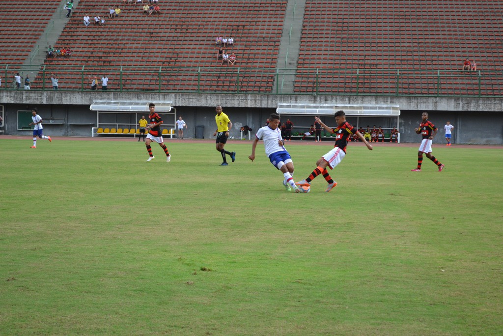 Bahia vence o Flamengo na partida de abertura da 8ª Copa 2 de Julho