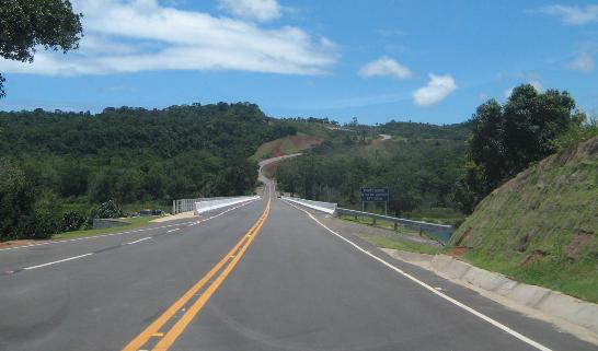 Seis carros se envolvem em engavetamento na BA-001, próximo à Ponte do Funil