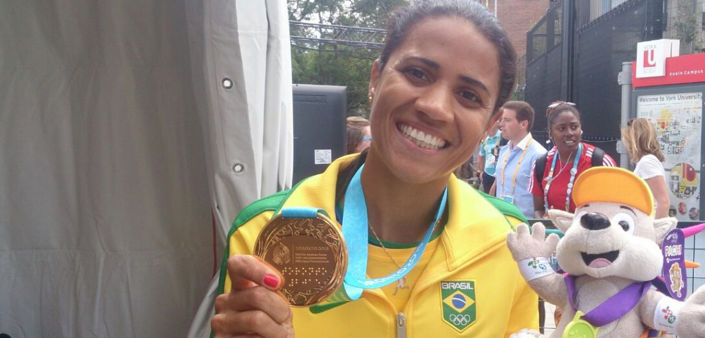 Juliana dos Santos ganha o primeiro ouro do Brasil no atletismo em Toronto