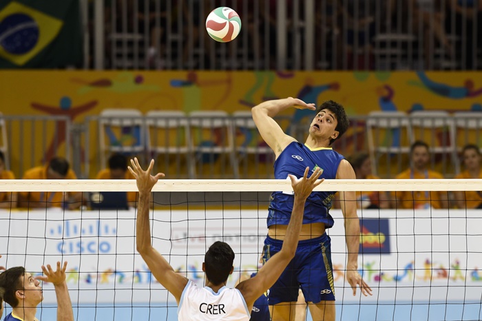 Vôlei do Brasil bate Argentina por 3&#215;0 e está nas semifinais em Toronto