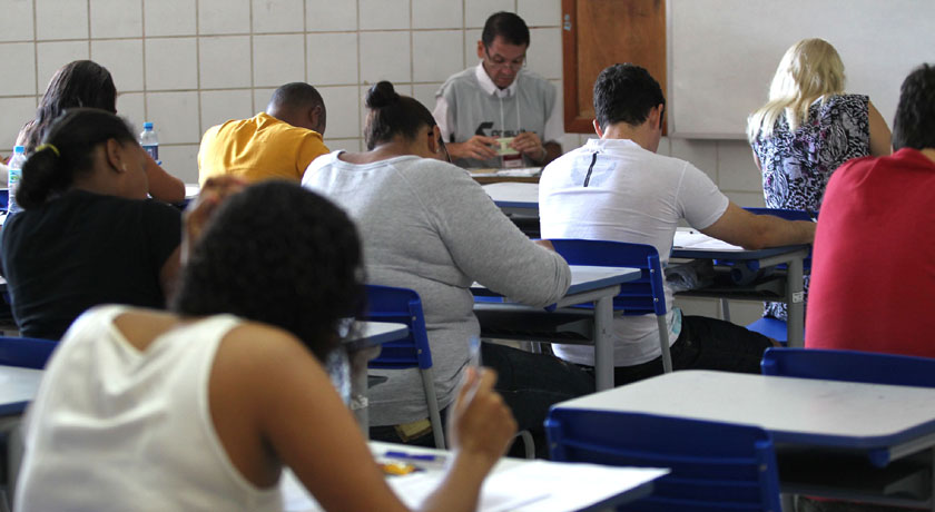 Governo inicia provas do processo seletivo para 6.145 vagas de professores