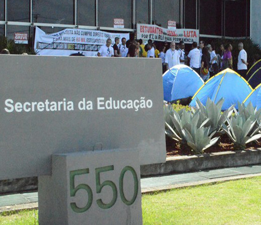 Professores estaduais realizam nova assembléia agora a tarde