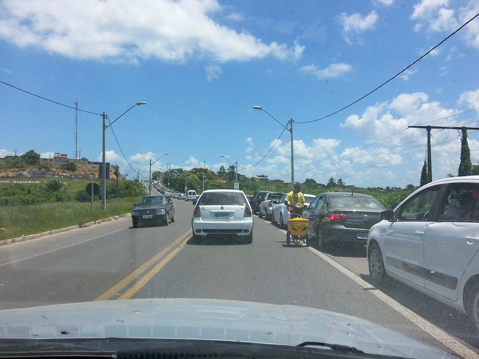 Filas marcam o retorno para casa no sistema Ferry Boat; movimento é tranquilo nas rodovias