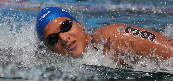 Baiana Ana Marcela ganha bronze em maratona aquática e garante vaga no Rio 2016