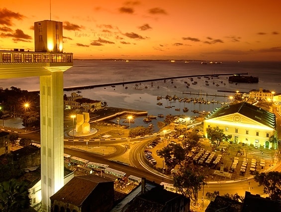 Elevador Lacerda será iluminado especialmente nesta terça-feira (28)