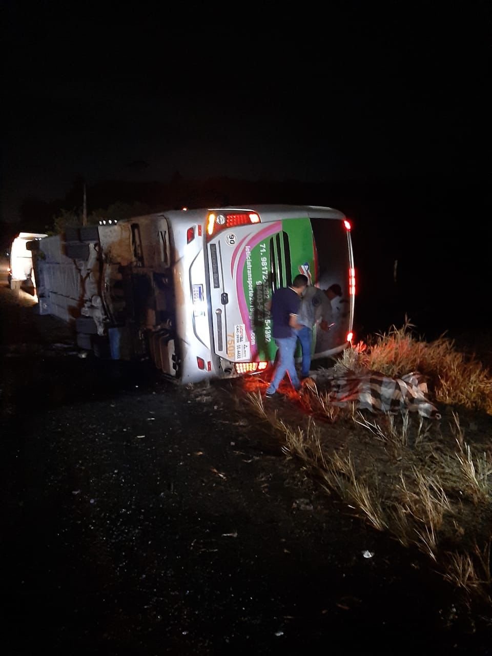 Acidente envolvendo um ônibus deixa quatro pessoas mortas na BR-110, na Bahia 