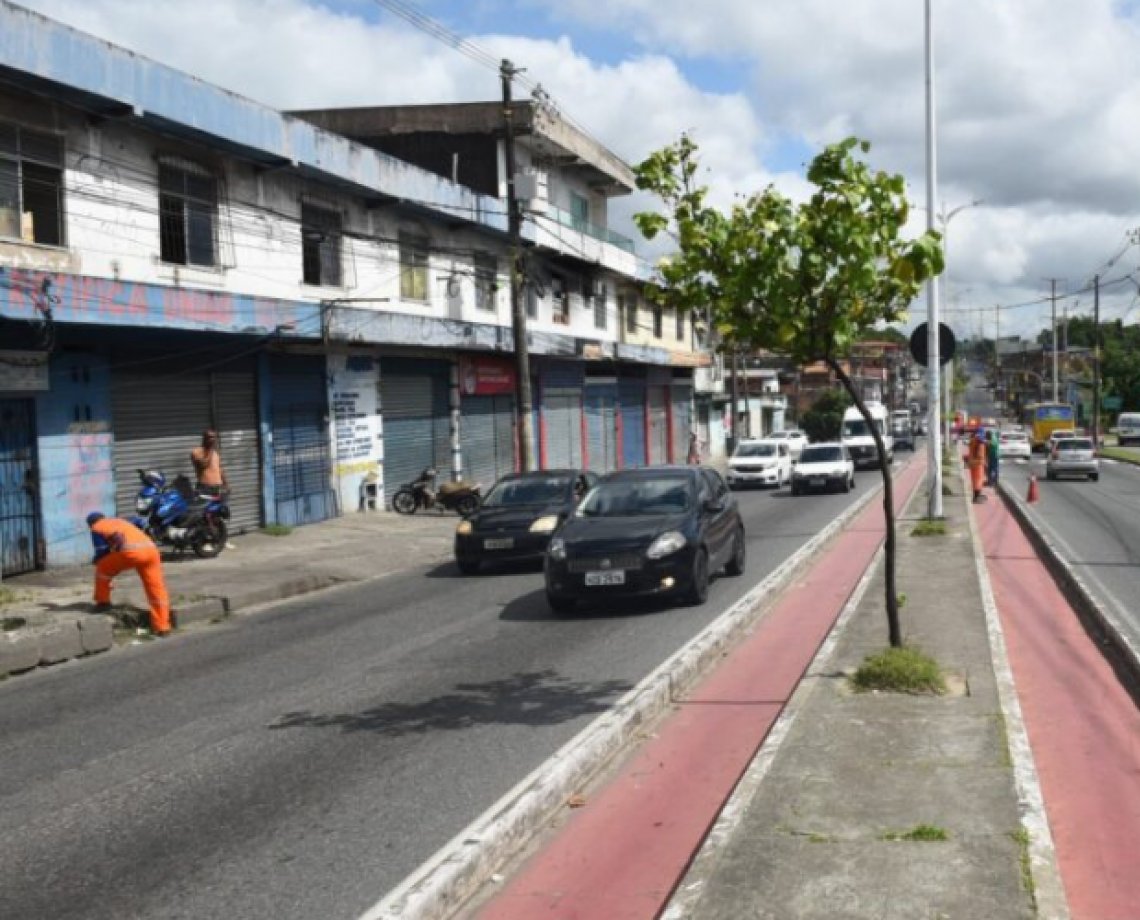 Ciclista que morreu na Av. Suburbana foi arremessado por ônibus; vídeo