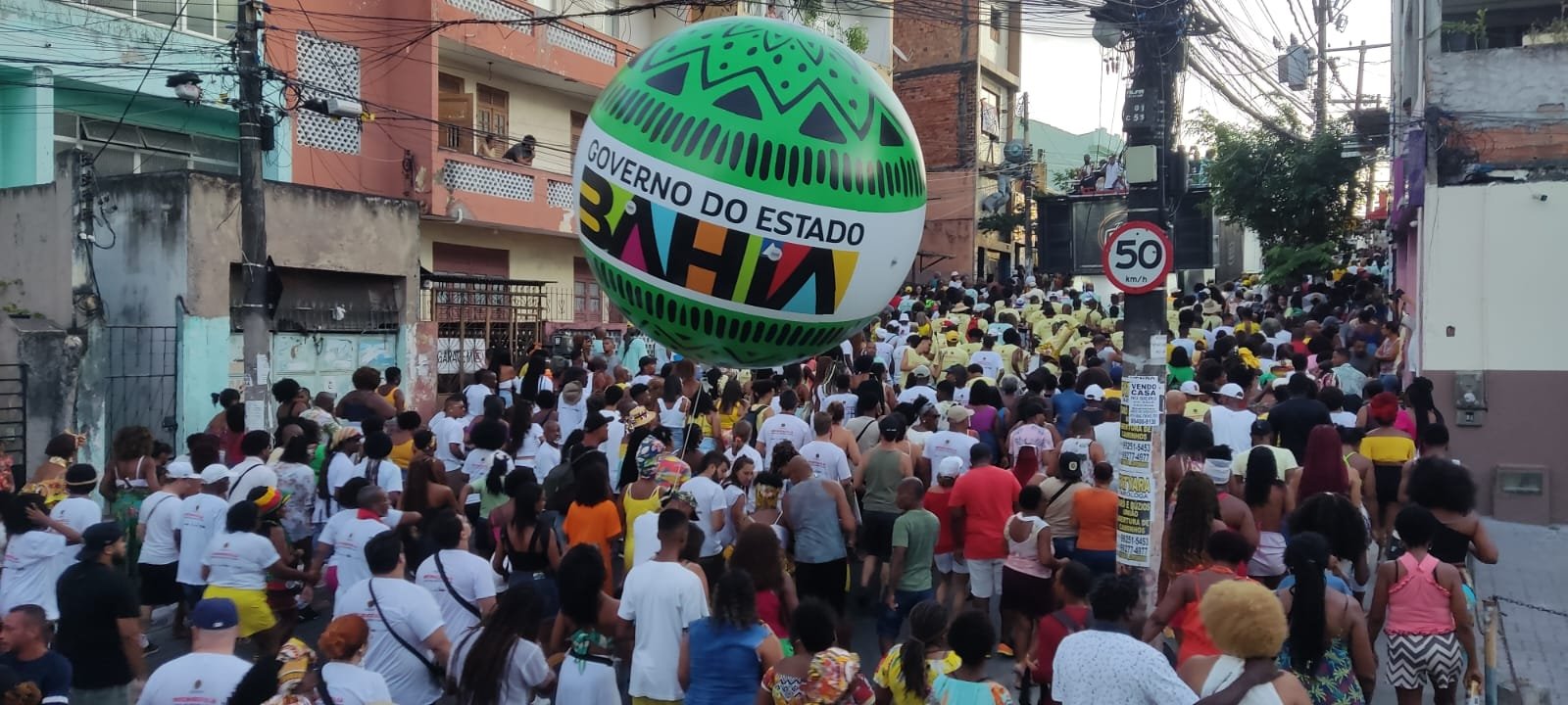 Caminhada da Liberdade homenageia Zezé Motta