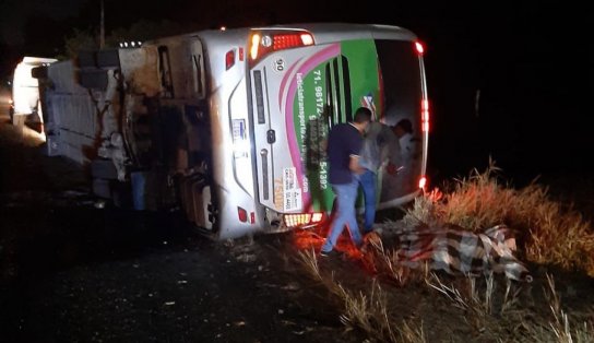 Ônibus que tombou em catu não tinha licença para realizar viagens