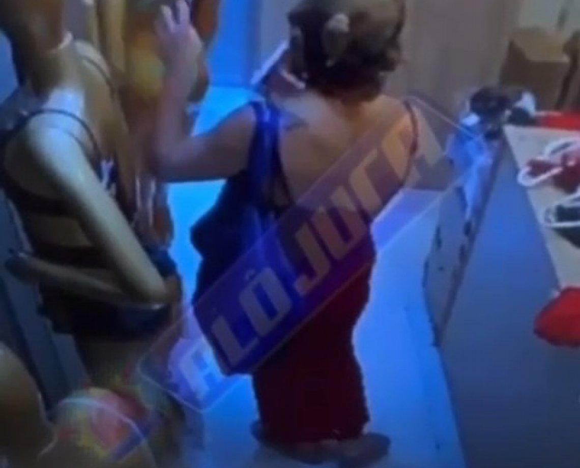 Mulher é flagrada furtando vibrador em shopping em Salvador; veja vídeo