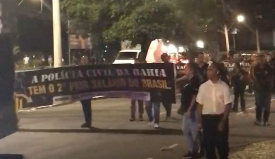 Polícia Civil faz carreata por reajuste salarial; ato interfere no trânsito