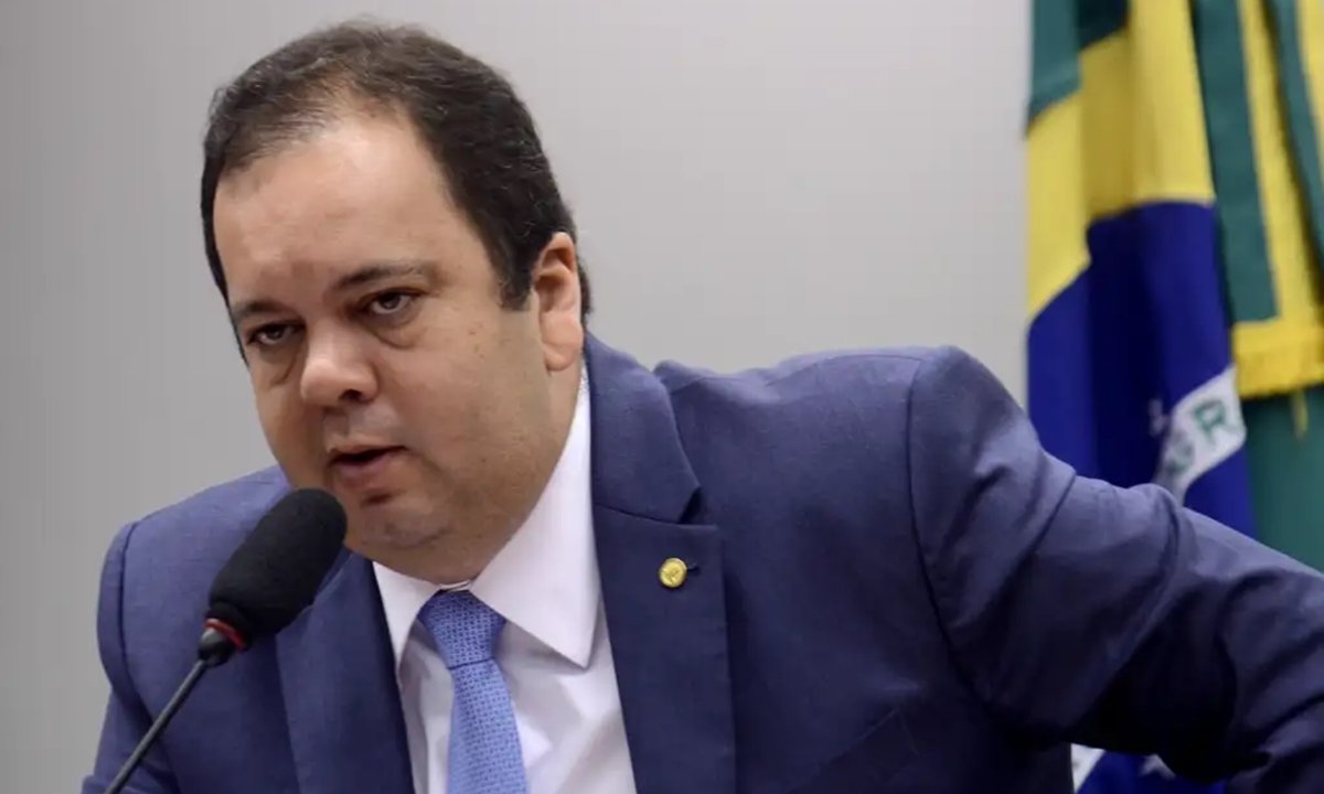 Após fala de Bruno Reis, líder do União Brasil diz que partido apoiará fim da escala 6x1