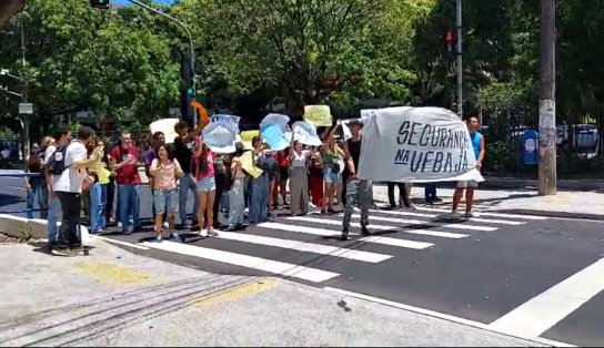 Estudantes da Ufba fazem protesto por segurança após jovem ser baleada no Federação 