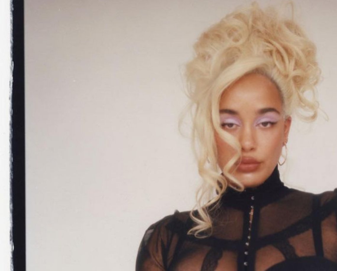 Jorja Smith é a primeira atração confirmada no Afropunk Brasil 2025