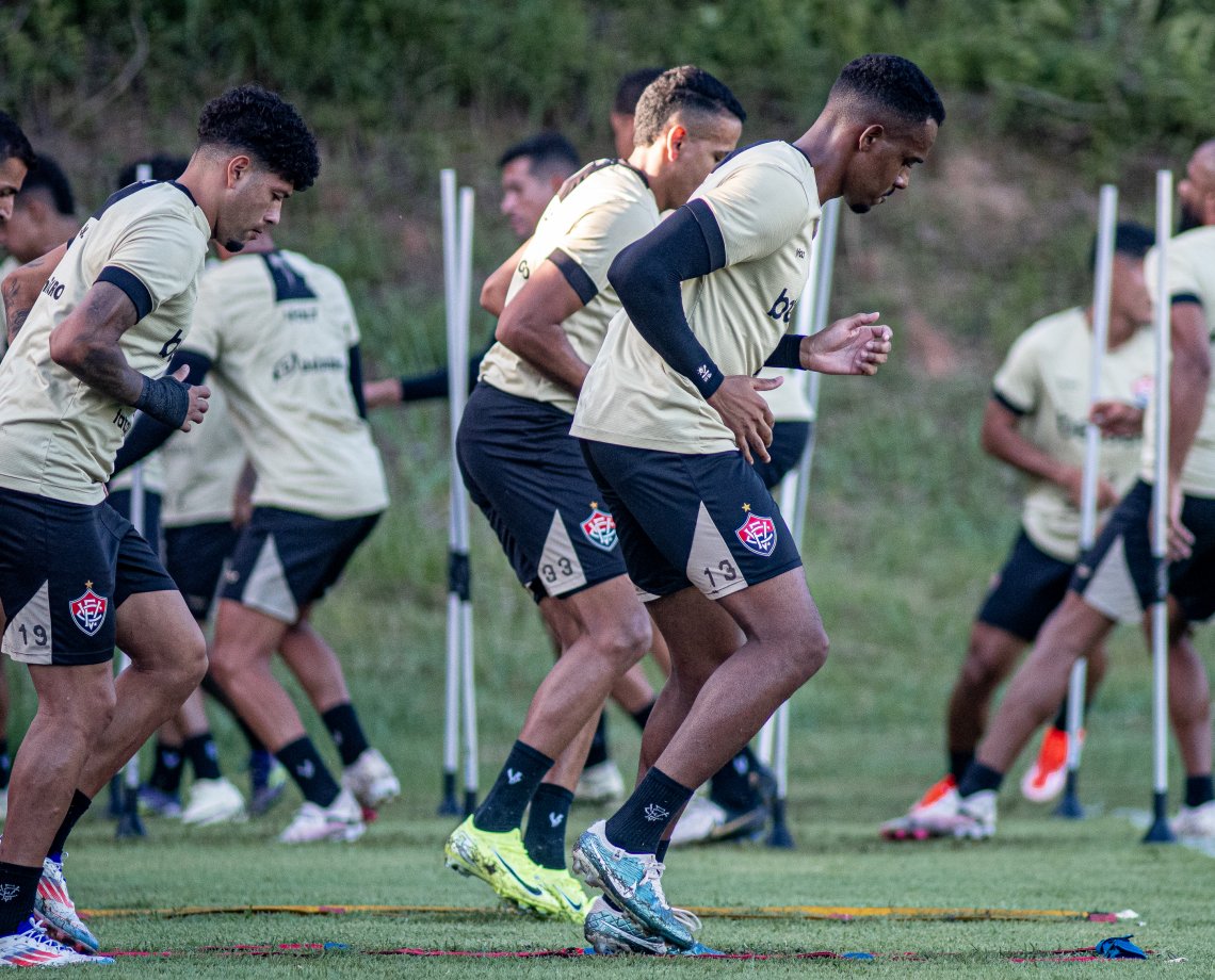 Vitória segue em atividade para jogo contra o Criciúma no Brasileirão