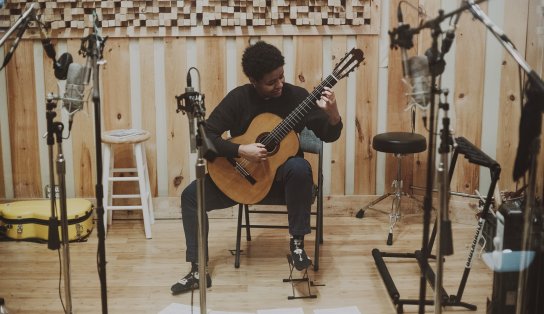 Violinista Gabriele Leite apresenta turnê na Bahia no Dia da Consciência Negra