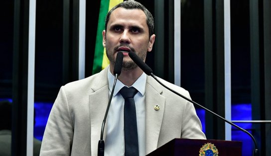 Aliado de Bolsonaro, senador de MG defende fim da escala 6x1: "É desumana"