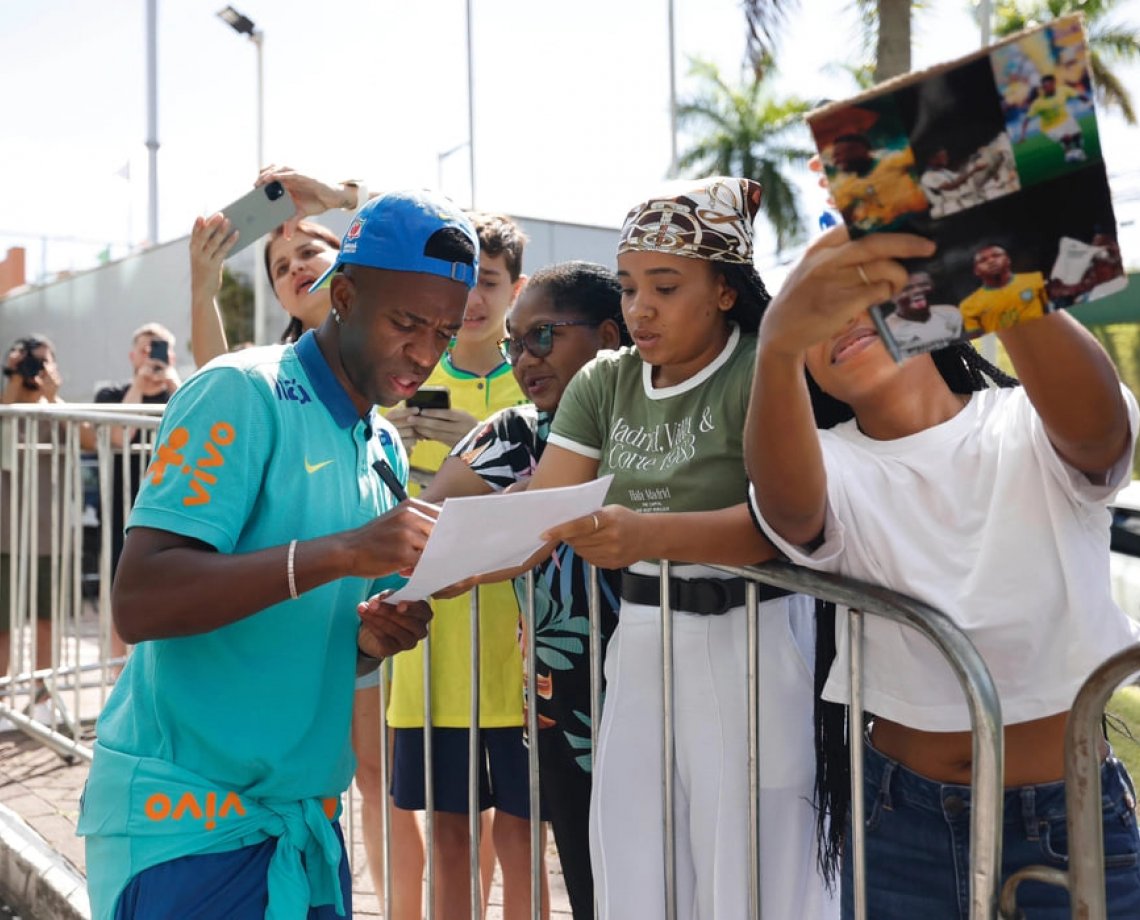 Depois de empatar com a Venezuela, Seleção Brasileira chega a Salvador