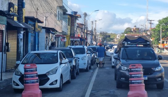 Volta do feriadão: espera em fila do ferry-boat chega a 4h em Bom Despacho