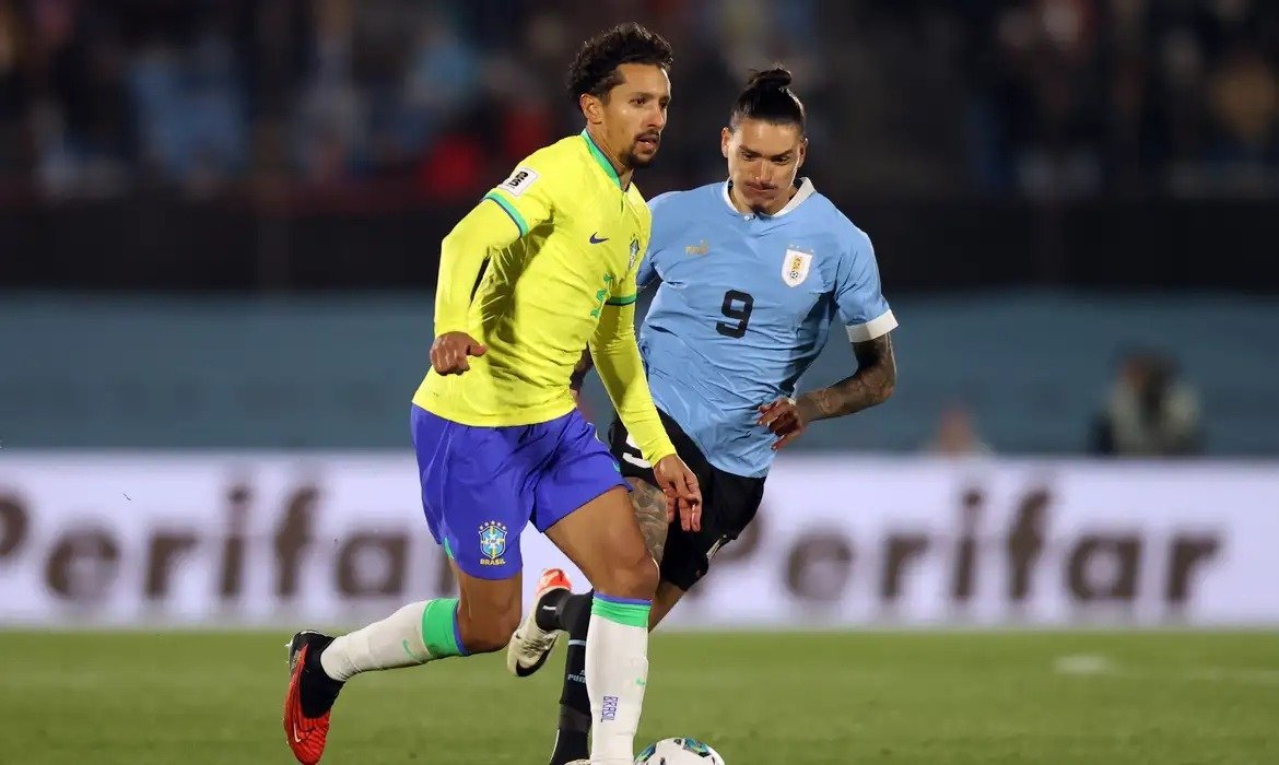 Brasil e Uruguai se enfrentam em Salvador; conheça a história do clássico