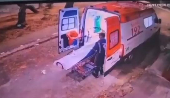 Homem é preso após roubar ambulância enquanto socorrista preparava atendimento