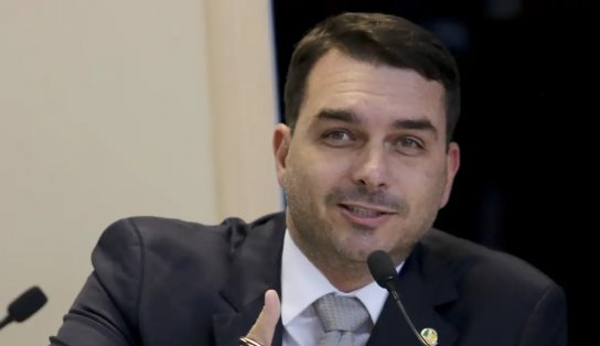 'Pensar em matar alguém não é crime', diz Flávio Bolsonaro sobre plano para assassinar Lula