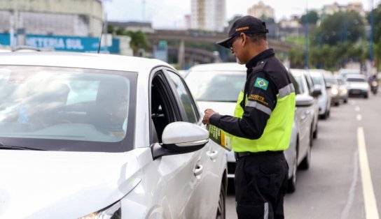 Trânsito é afetado na Avenida ACM devido às eleições da OAB-BA