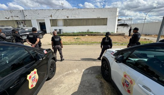 Policiais penais apreendem 15 celulares dentro de celas em Paulo Afonso