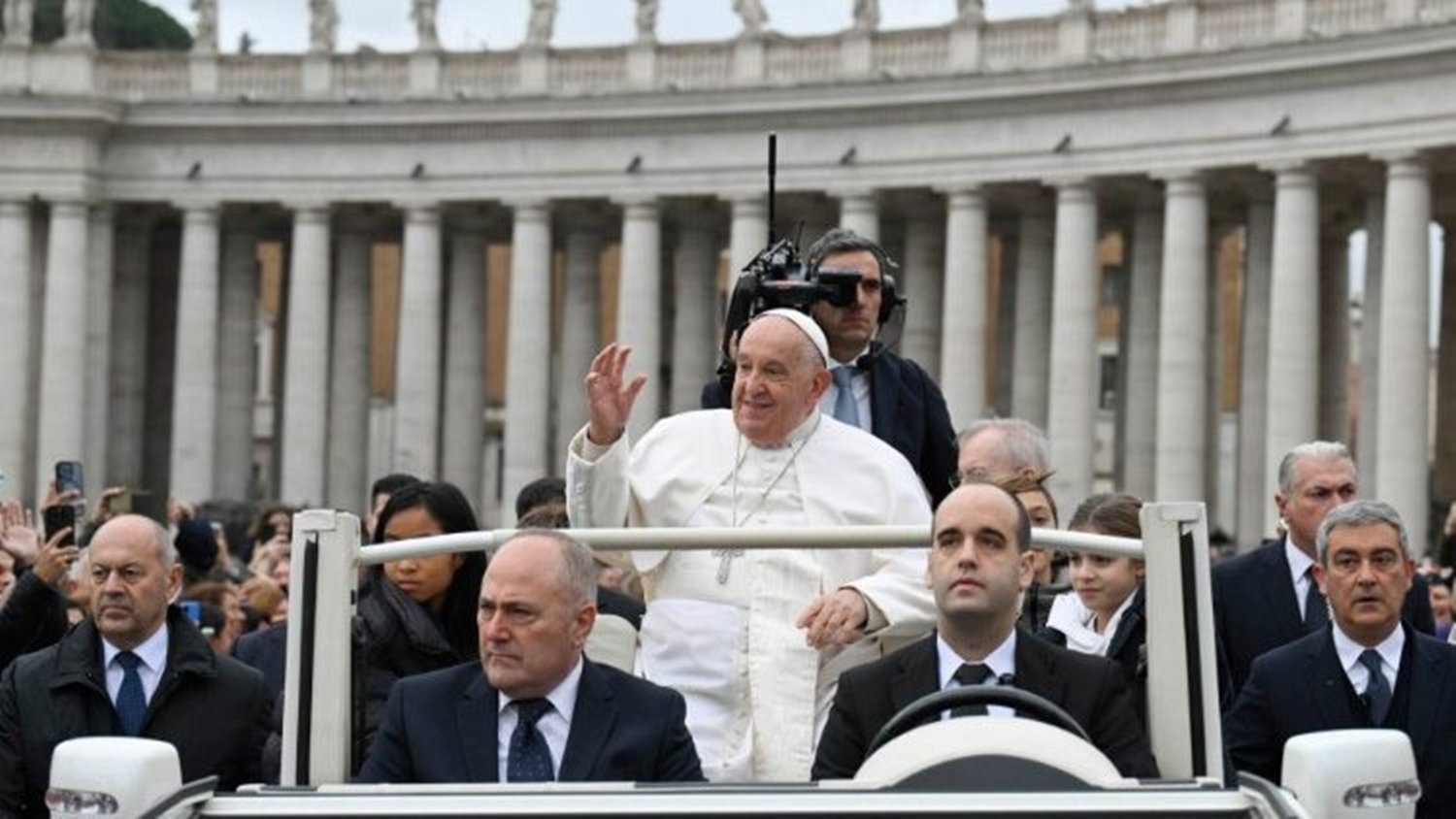 Papa Francisco quebra tradição de séculos e pede sepultamento em caixão simples