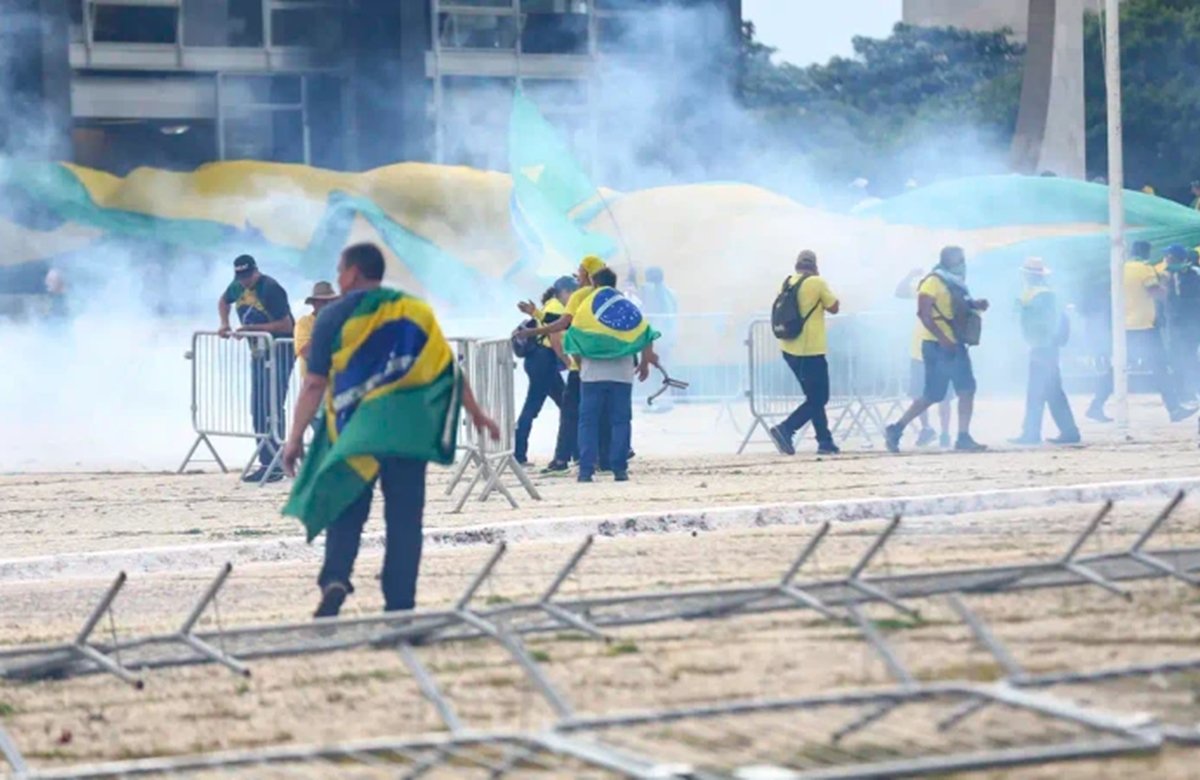 PT pede a Lira que projeto que anistia criminosos do 8/1 seja arquivado