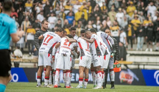 Vitória vence Criciúma fora de casa e se afasta da zona de rebaixamento